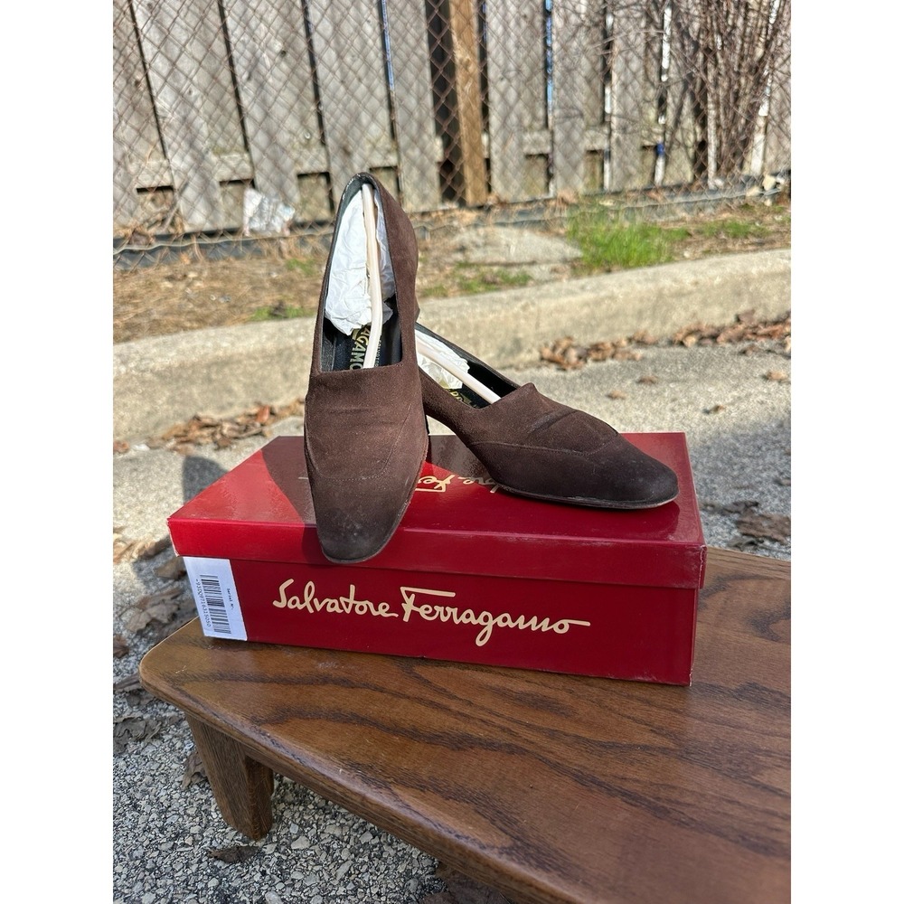 Salvatore Ferragamo Maurizia‎ Brown Suede Heels Pumps Size 5B